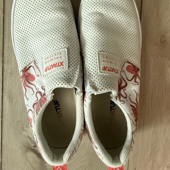 XTRATUF Women's White and Red Boat Shoes (Salmon Sisters) - Picture 1 of 3